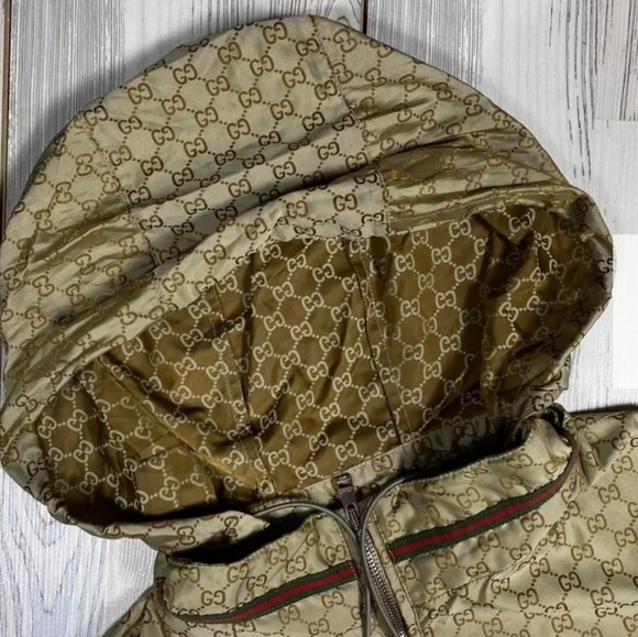 Authentic Gucci Packable Light Monogram Jacket - Picture 2 of 4
